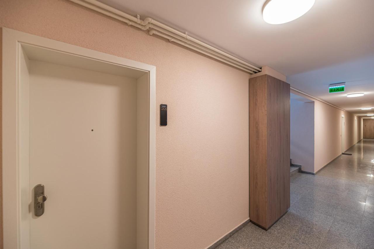 Rentforcomfort Apartment Ella 2 Braşov Exterior foto